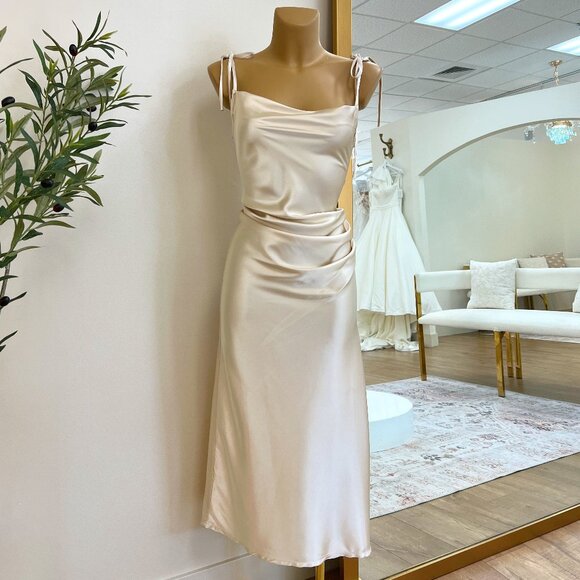 Lola Dress || Champagne Gold BD103 - Picture 1 of 10